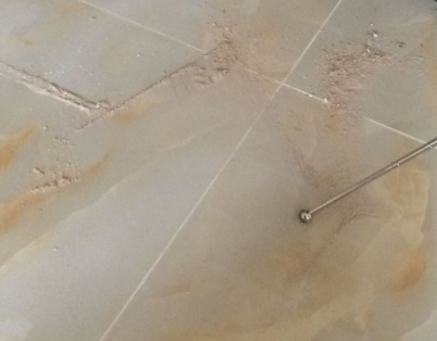 兴宁瓷砖空鼓维修公司分享粘合剂选择不当在瓷砖铺贴过程中可能导致以下问题